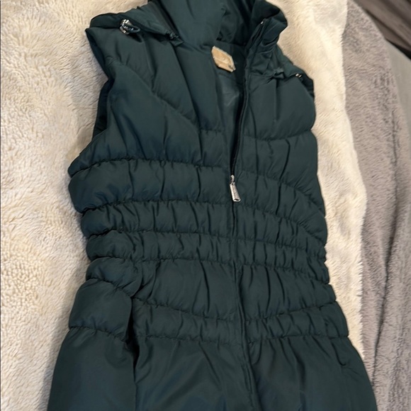NWOT, michael kors Women's Green Puffer Vest - Picture 9 of 9